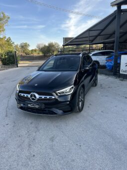 
										Mercedes a benz GLA 200D AMG premium full									