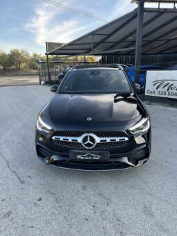 
										Mercedes a benz GLA 200D AMG premium full									