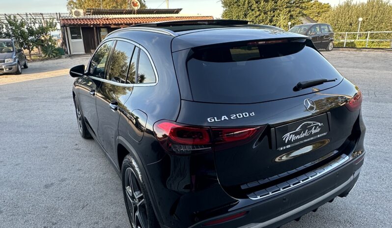 
								Mercedes a benz GLA 200D AMG premium full									