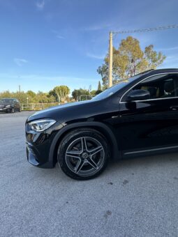 
										Mercedes a benz GLA 200D AMG premium full									