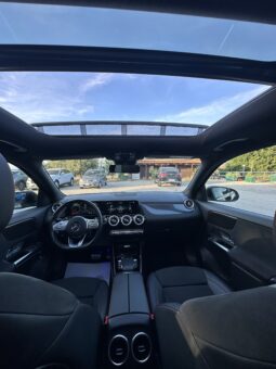 
										Mercedes a benz GLA 200D AMG premium full									