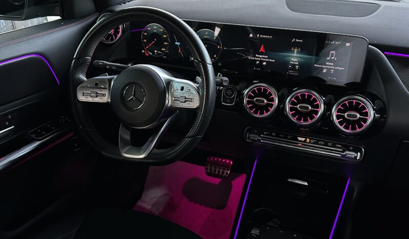
								Mercedes a benz GLA 200D AMG premium full									