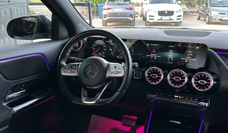 
								Mercedes a benz GLA 200D AMG premium full									