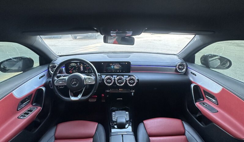 
								Mercedes A200D AMG Premium 150cv full									