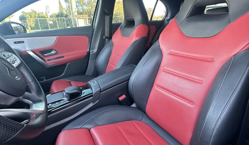 
								Mercedes A200D AMG Premium 150cv full									