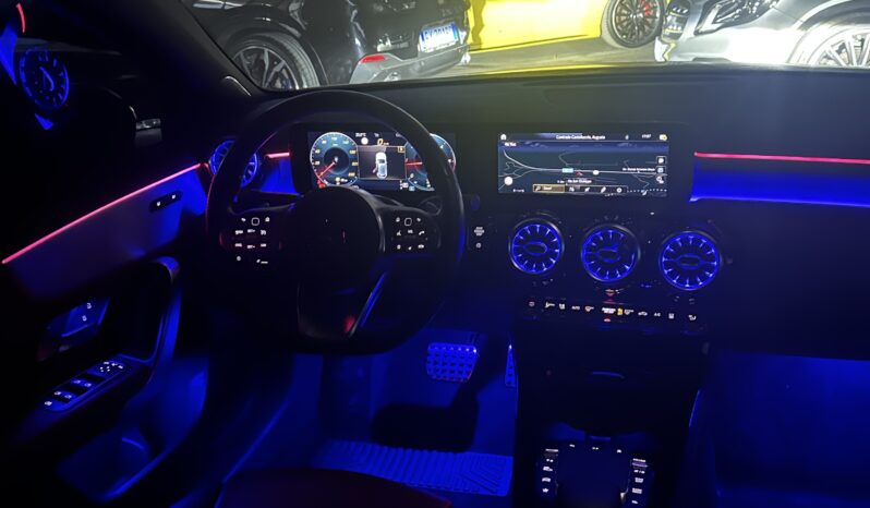 
								Mercedes A200D AMG Premium 150cv full									