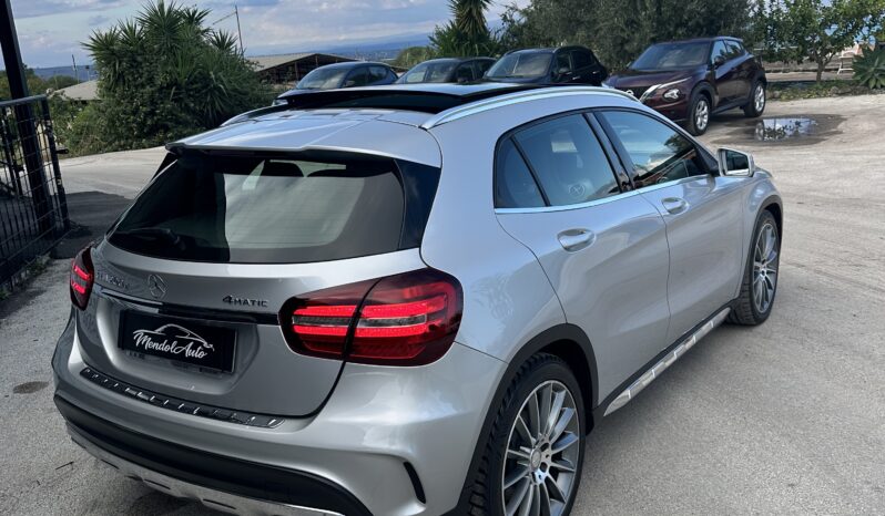 
								Mercedes GLA 200D AMG premium plus full									
