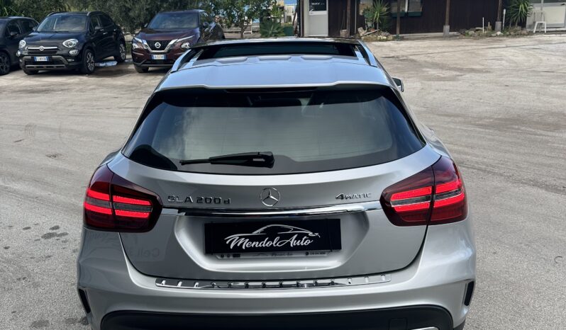
								Mercedes GLA 200D AMG premium plus full									