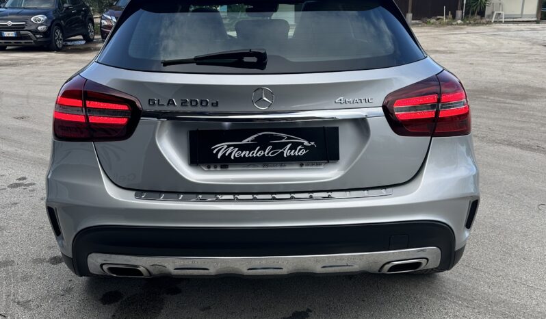 
								Mercedes GLA 200D AMG premium plus full									