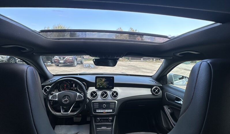 
								Mercedes GLA 200D AMG premium plus full									