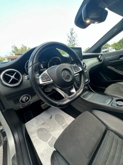 
										Mercedes GLA 200D AMG premium plus full									