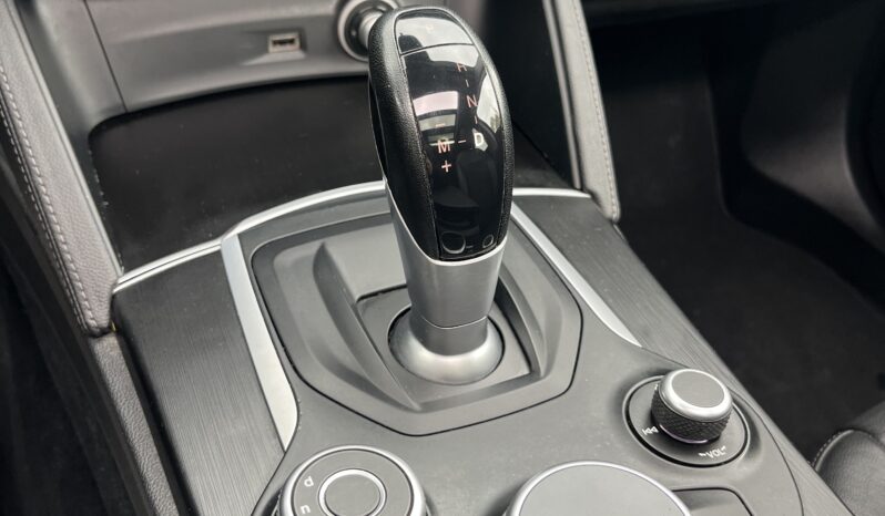 
								Alfa Romeo Stelvio Q4 2.2cc 210cv full									