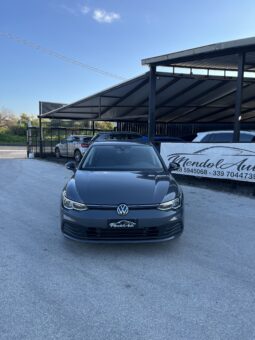 
										Volkswagen golf 8 2.0 116cv SCR style full									