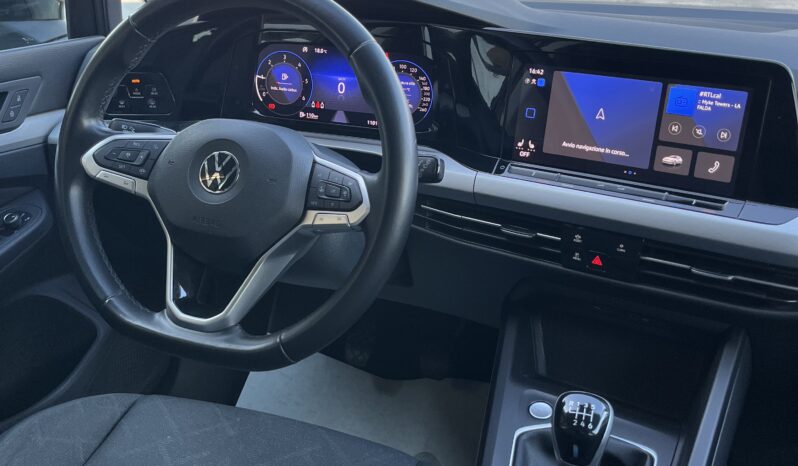 
								Volkswagen golf 8 2.0 116cv SCR style full									