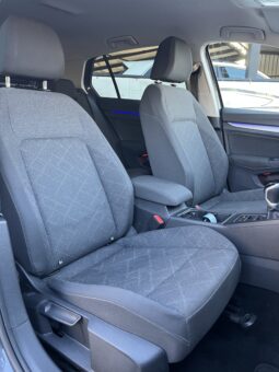 
										Volkswagen golf 8 2.0 116cv SCR style full									
