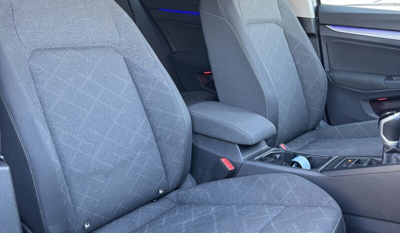 
								Volkswagen golf 8 2.0 116cv SCR style full									