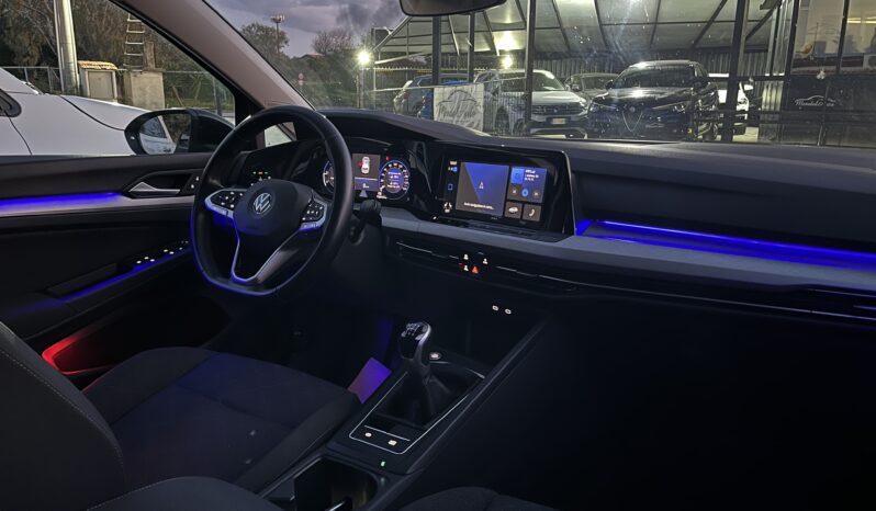 
								Volkswagen golf 8 2.0 116cv SCR style full									