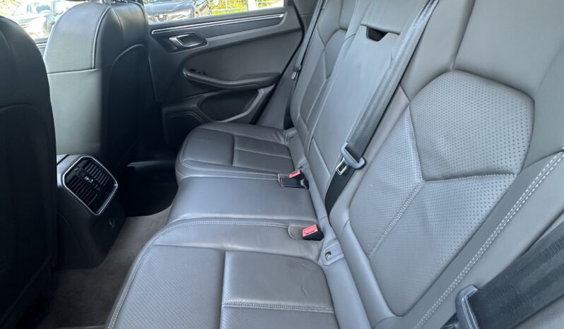 
								Porsche macan S 2.0 benzina 245cv full									