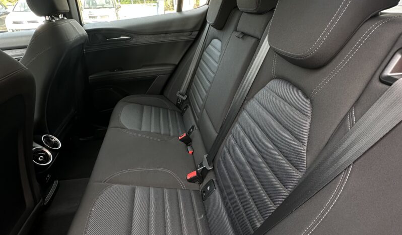 
								Alfa Romeo Stelvio 2.2 160cv full									