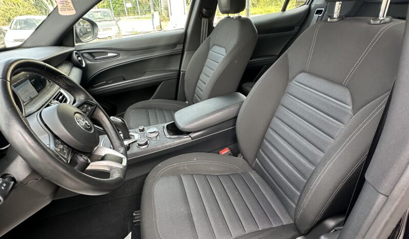 
								Alfa Romeo Stelvio 2.2 160cv full									