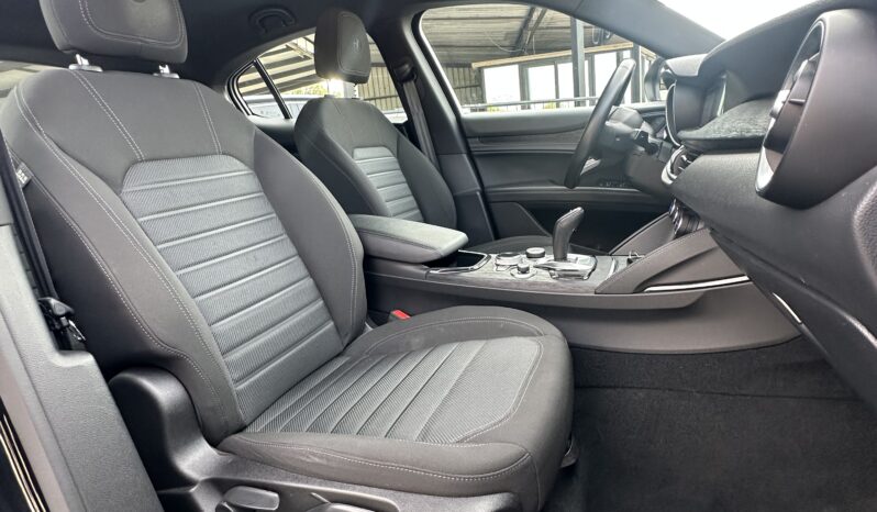 
								Alfa Romeo Stelvio 2.2 160cv full									