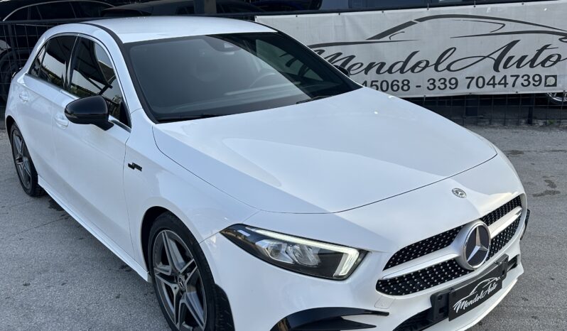 
								Mercedes Benz Classe A 180d AMG Premium full									