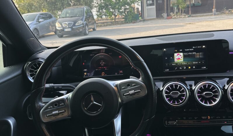 
								Mercedes Benz Classe A 180d AMG Premium full									