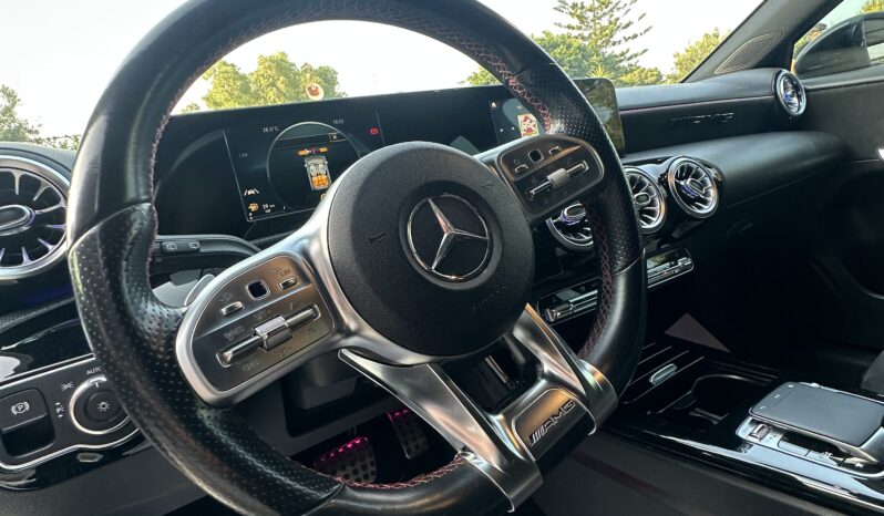
								Mercedes Benz Classe A 180d AMG Premium full									