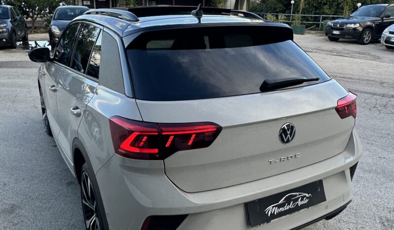 
								Volkswagen T-Roc R-Line 2.0 TDI 150cv DSG full									