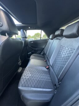 
										Volkswagen T-Roc R-Line 2.0 TDI 150cv DSG full									
