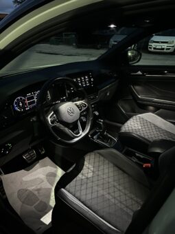 
										Volkswagen T-Roc R-Line 2.0 TDI 150cv DSG full									