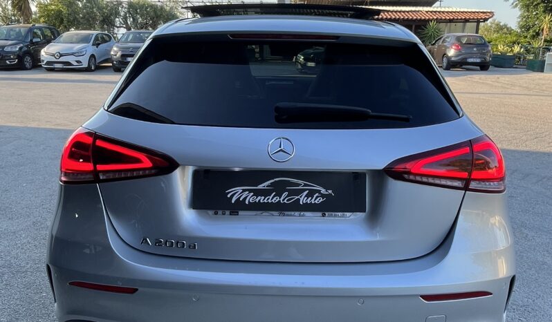 
								Mercedes-Benz Classe A 200d AMG Night Edition full									