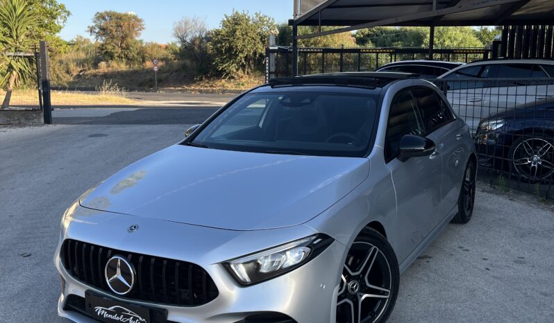 
								Mercedes-Benz Classe A 200d AMG Night Edition full									