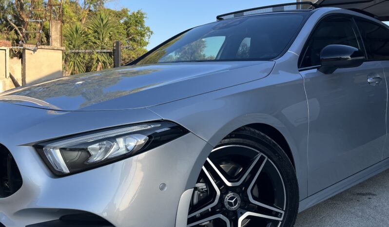 
								Mercedes-Benz Classe A 200d AMG Night Edition full									