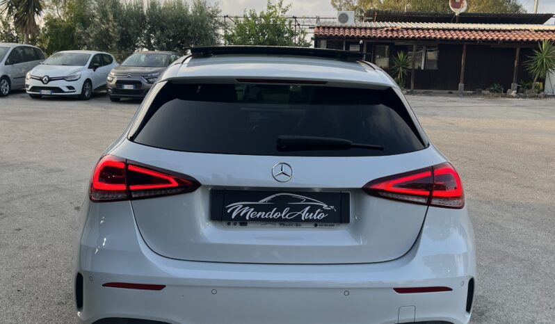 
								Mercedes-Benz Classe A 180d AMG Night Edition full									