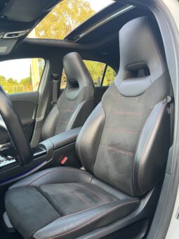 
										Mercedes-Benz Classe A 180d AMG Night Edition full									