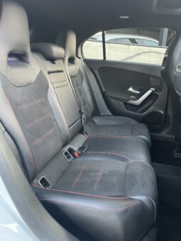 
										Mercedes-Benz Classe A 180d AMG Night Edition full									