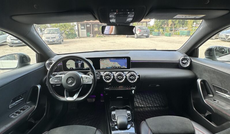 
								Mercedesa-Benz Classe A 180d AMG Night Edition full									
