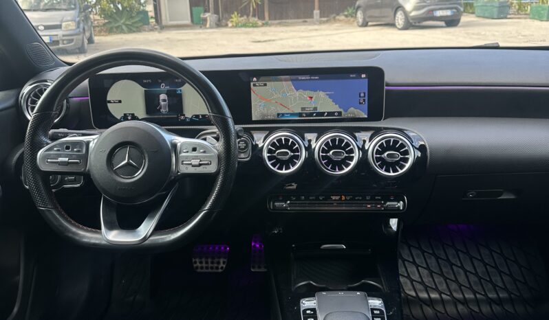 
								Mercedesa-Benz Classe A 180d AMG Night Edition full									