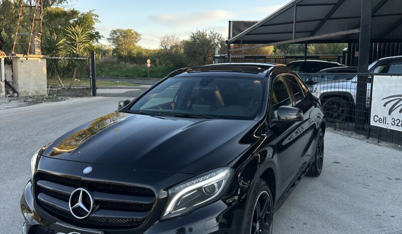 
								Mercedes-Benz GLA 220d AMG Night Edition full									