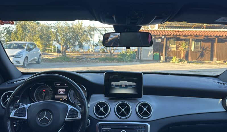 
								Mercedes-Benz GLA 220d AMG Night Edition full									