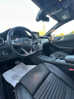 
										Mercedes-Benz GLA 220d AMG Night Edition full									