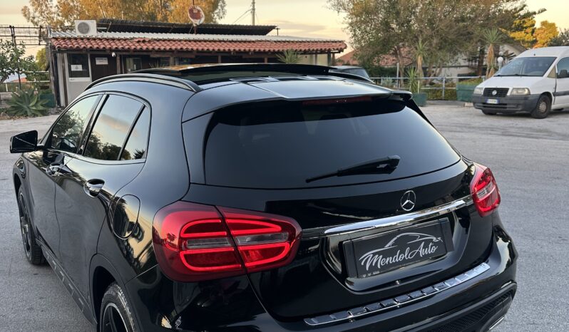 
								Mercedes-Benz GLA 220d AMG Night Edition full									