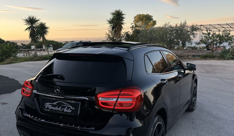 
								Mercedes-Benz GLA 220d AMG Night Edition full									