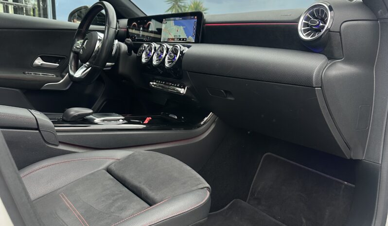 
								Mercedes-Benz Classe A 200d AMG Line 2.0 150cv full									